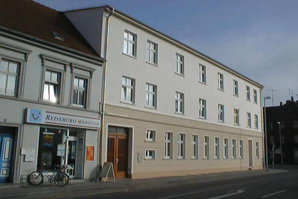 Großzügige 3 Raum Erdgeschoss-Wohnung mit Terrasse